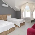 Raya 1 فيلة