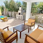 فيلة Raya 1