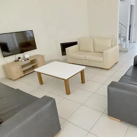 Raya 1 Villa